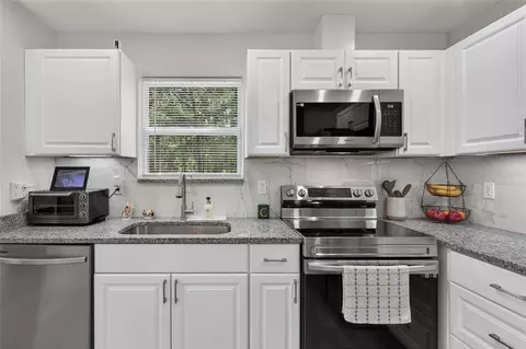 Kitchen - 119 Pine Trl, Melrose, FL 32666 photo 2 of 3