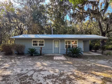 468 SE 18th St, Melrose, FL 32666