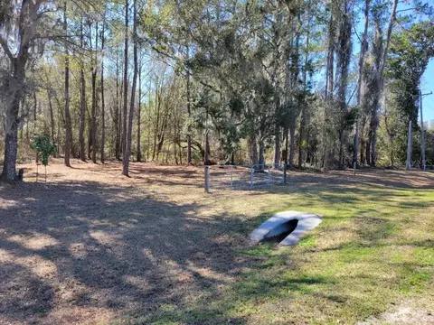 10133 SE Hawthorne Rd, Gainesville, FL 32641