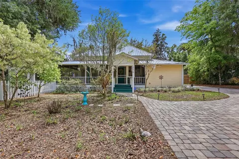 6070 Avenue F, Mcintosh, FL 32664