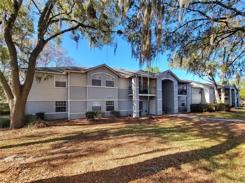 3705 SW 27th St #1111, Gainesville, FL 32608