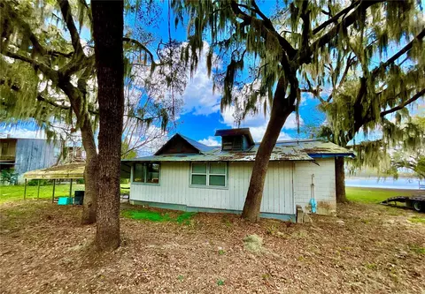 106 E Sunnyside Beach Rd, Hawthorne, FL 32640