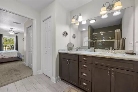 Bath - 3109 E Bryant Ave, Bell, FL 32619 photo 3 of 3