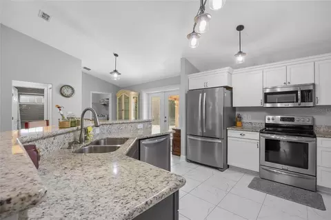 Kitchen - 3109 E Bryant Ave, Bell, FL 32619 photo 1 of 1