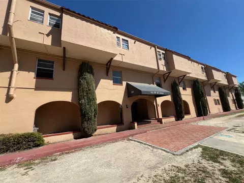 914 SW 8th Ave #44, Gainesville, FL 32601