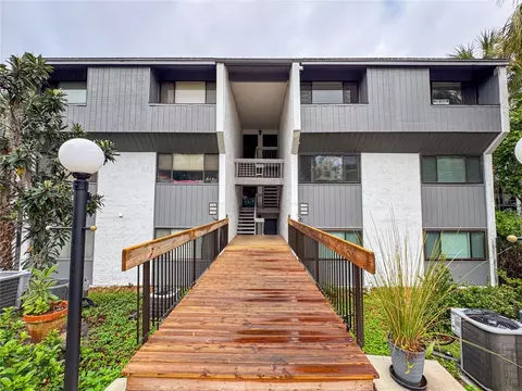 2664 SW 14th Dr, Gainesville, FL 32608