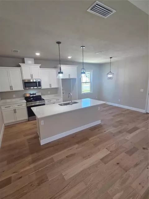24363 SW 18th Ln, Newberry, FL 32669