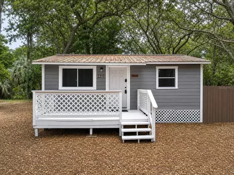 2211 SE 51st St, Gainesville, FL 32641