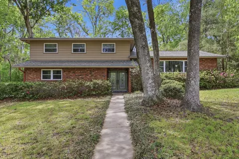 9235 NW 11th Pl, Gainesville, FL 32606