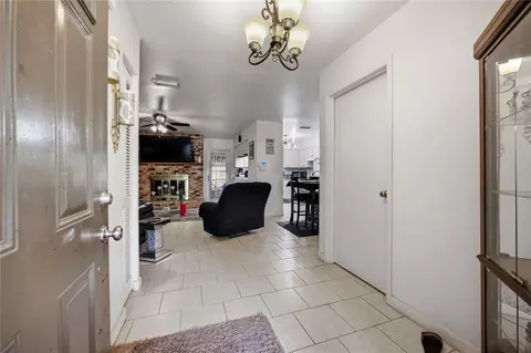 Entry Way - 7212 SW 18th Pl, Gainesville, FL 32607 photo 1 of 2
