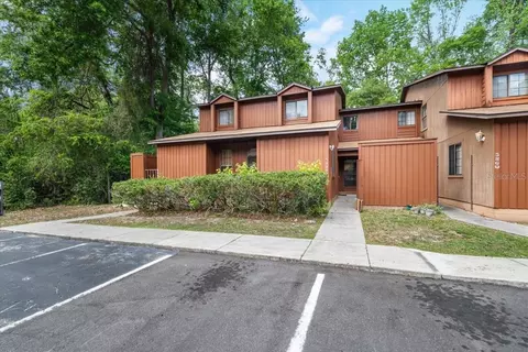 5864 SW 8th Pl, Gainesville, FL 32607