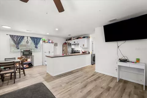 Entry Way - 517 E Main St, Bronson, FL 32621 photo 1 of 1