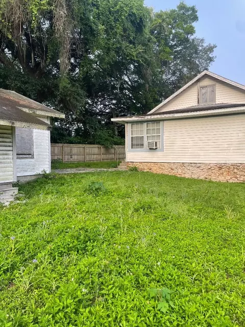 Exterior - 31 NW 4th St, Williston, FL 32696 photo 4 of 5