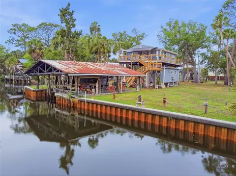 547 SE 205th St, Suwannee, FL 32692