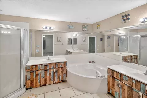 Bath - 5143 SW 155th Loop, Ocala, FL 34473 photo 2 of 3