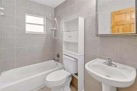 Bath - 5143 SW 155th Loop, Ocala, FL 34473 photo 1 of 3