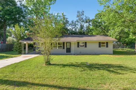 26443 SW 3rd Pl, Newberry, FL 32669