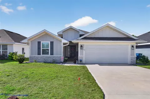 25013 SW 24th Pl, Newberry, FL 32669