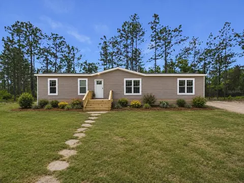 137 Beulah Dr, Hawthorne, FL 32640