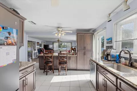 Kitchen - 229 Lake Ida Point Dr, Interlachen, FL 32148 photo 3 of 4