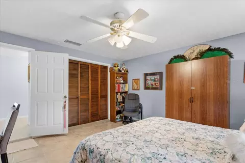 Bedroom - 229 Lake Ida Point Dr, Interlachen, FL 32148 photo 2 of 7