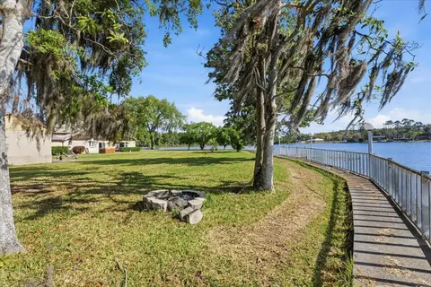 Exterior - 229 Lake Ida Point Dr, Interlachen, FL 32148 photo 2 of 4