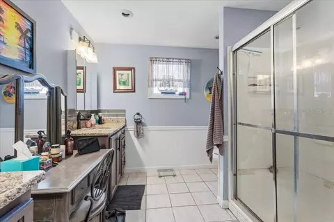 Bath - 229 Lake Ida Point Dr, Interlachen, FL 32148 photo 4 of 4
