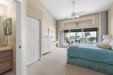 Bedroom - 21134 NE 101st Ave, Earleton, FL 32631 photo 2 of 5