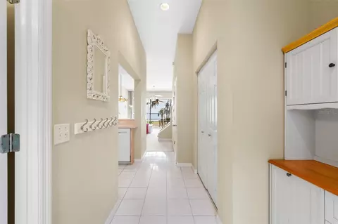 Entry Way - 21134 NE 101st Ave, Earleton, FL 32631 photo 2 of 2