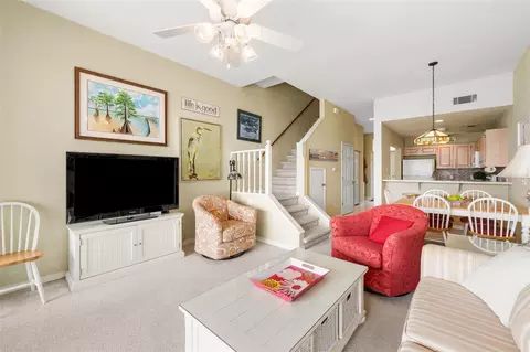 Living - 21134 NE 101st Ave, Earleton, FL 32631 photo 2 of 5