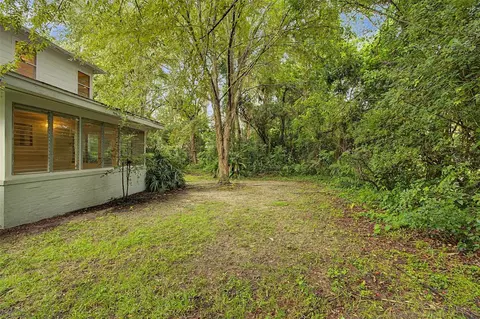 Exterior - 2721 SW 3rd Pl, Gainesville, FL 32607 photo 3 of 16