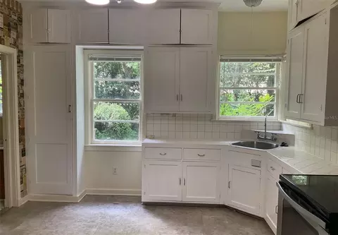 Kitchen - 2721 SW 3rd Pl, Gainesville, FL 32607 photo 2 of 3