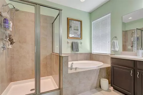 Bath - 5407 74th Pl E, Ellenton, FL 34222 photo 2 of 6