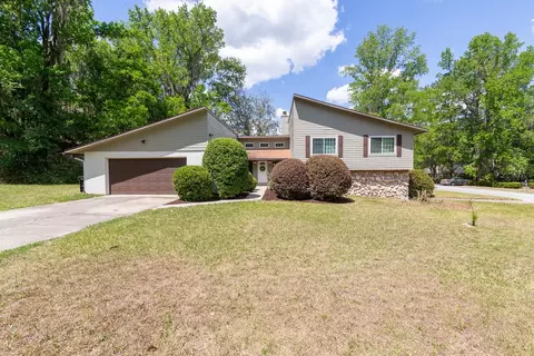 612 NW 101st St, Gainesville, FL 32607