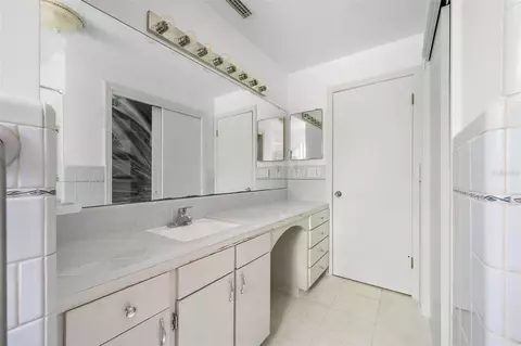Bath - 3716 SW 6th Pl, Gainesville, FL 32607 photo 6 of 7