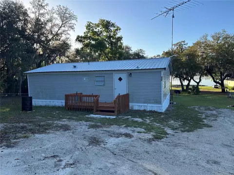 212 Ashley St, Hawthorne, FL 32640