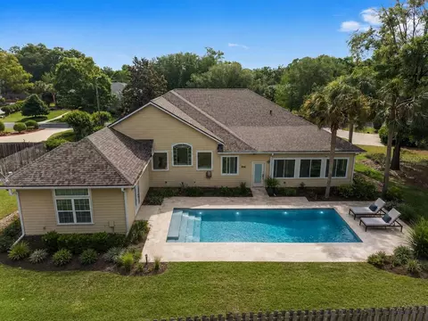 Exterior - 1446 SW 87th St, Gainesville, FL 32607 photo 9 of 14