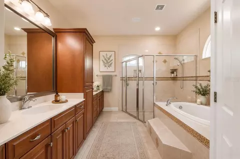 Bath - 1446 SW 87th St, Gainesville, FL 32607 photo 1 of 6