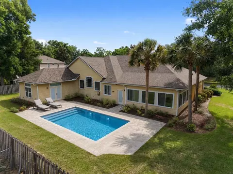Exterior - 1446 SW 87th St, Gainesville, FL 32607 photo 10 of 14