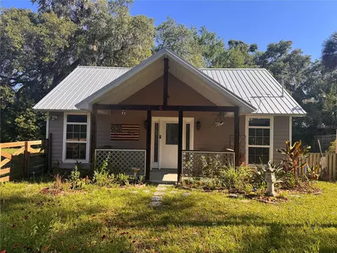 103 Grove St, Melrose, FL 32666