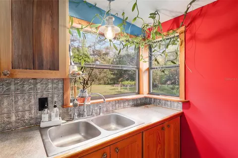 Kitchen - 4912 NW 170th St, Alachua, FL 32615 photo 6 of 12