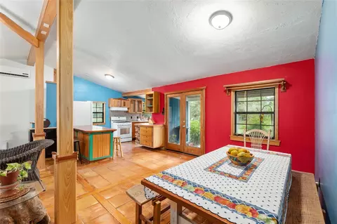 Dining - 4912 NW 170th St, Alachua, FL 32615 photo 1 of 4
