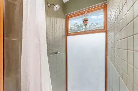Bath - 4912 NW 170th St, Alachua, FL 32615 photo 1 of 7