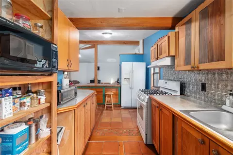 Kitchen - 4912 NW 170th St, Alachua, FL 32615 photo 8 of 12
