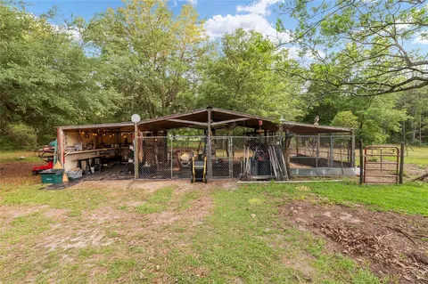 Exterior - 4912 NW 170th St, Alachua, FL 32615 photo 8 of 16