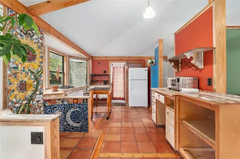 Kitchen - 4912 NW 170th St, Alachua, FL 32615 photo 9 of 12