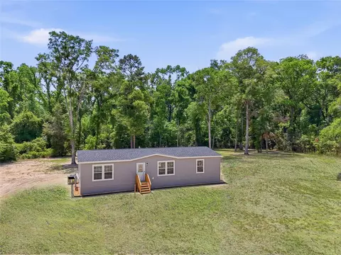 672 SW Newark Dr, Fort White, FL 32038