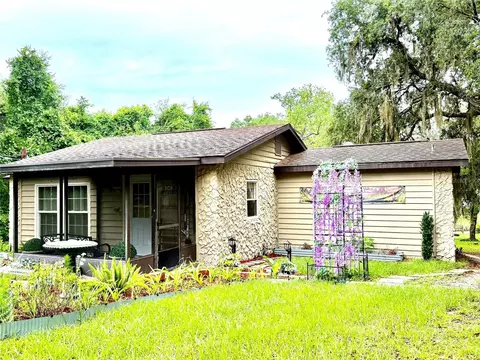 208 Ashley St, Hawthorne, FL 32640