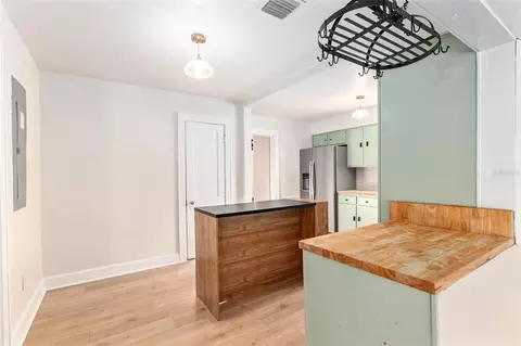 Kitchen - 123 SE 1st St, Williston, FL 32696 photo 2 of 6