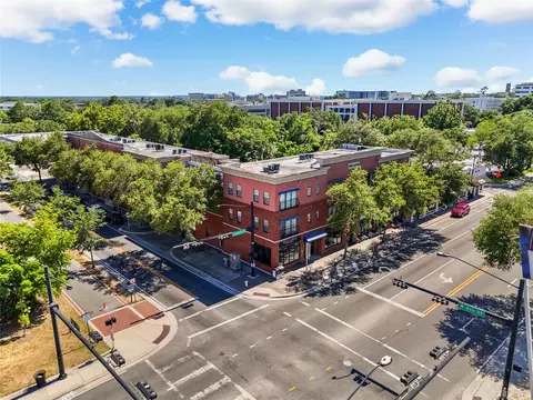 20 SW 6th St #214, Gainesville, FL 32601